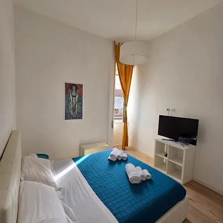 Apartment La Casa Di Clara - Centro Storico - Vicino Metro & Duomo - Ideale Per Coppie